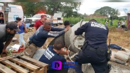 Revolvedora para concreto arranca el brazo a hombre