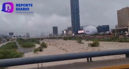 Río Santa Catarina en Monterrey comienza a desbordarse debido a fuertes lluvias ocasionadas por la tormenta tropical Alberto.