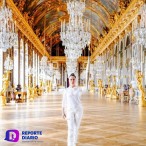 Salma Hayek portó la antorcha Olímpica en el Salón de los Espejos de Versalles